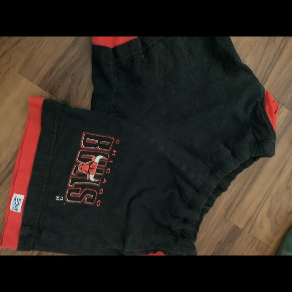 Chicago bulls shorts - Picture 1 of 1